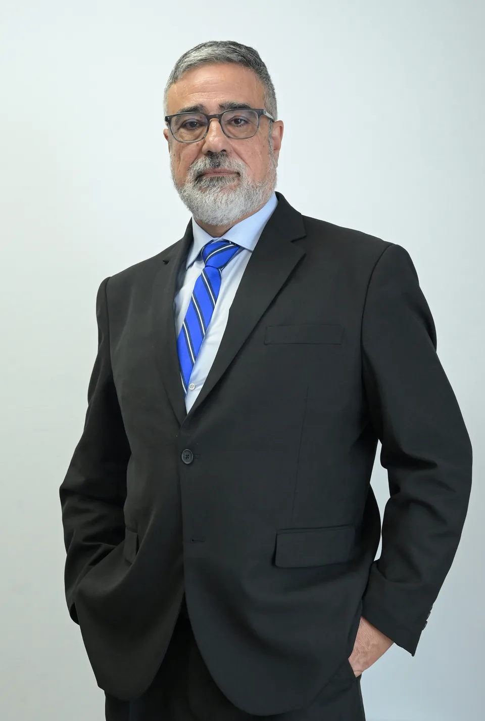Rosendo Padrón, abogado y asesor fiscal, en un retrato profesional.